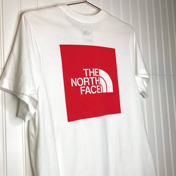 The North Face Women’s Crewneck Shirt White NWT - Picture 2 of 7